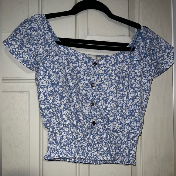 Monteau Tops - Blue floral crop top
